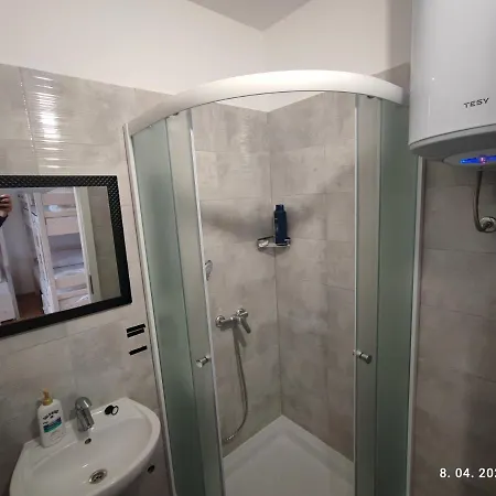 بيت شباب Impact House سبليت