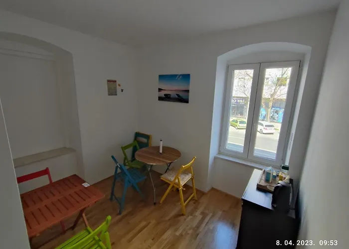 بيت شباب Impact House