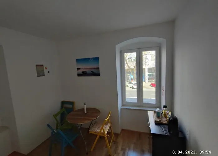 Impact House سبليت