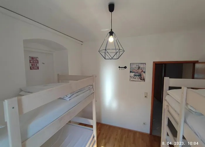 بيت شباب Impact House *