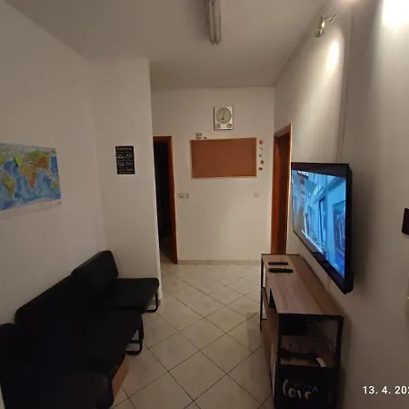 Hostel Impact House *